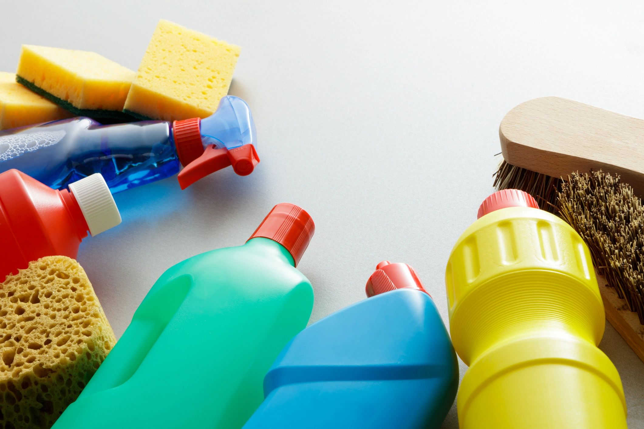Move-Out Cleaning Checklist (Room-by-Room Guide)